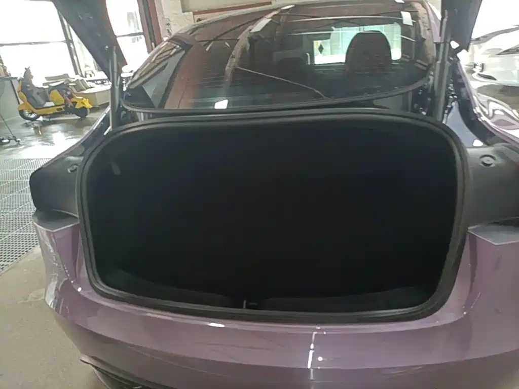 Tesla Model 3 — фото 19