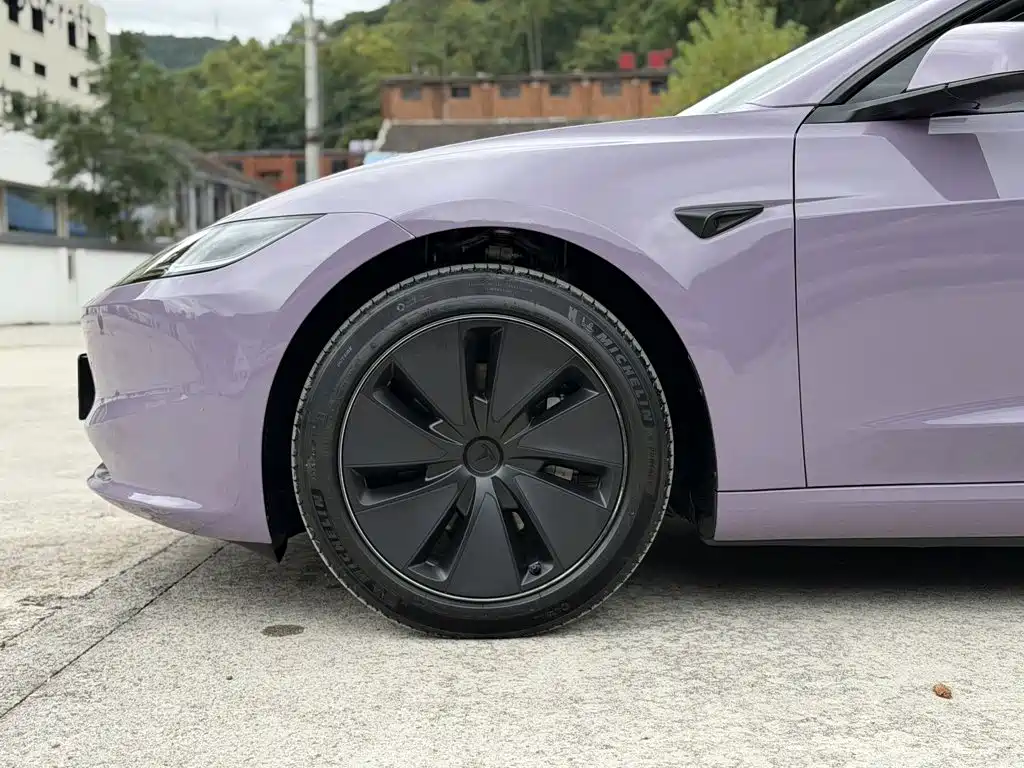 Tesla Model 3 — фото 23