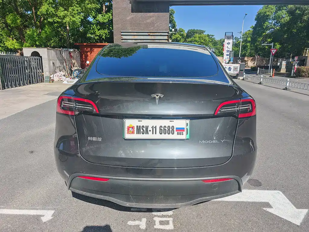 Tesla Model Y — фото 4