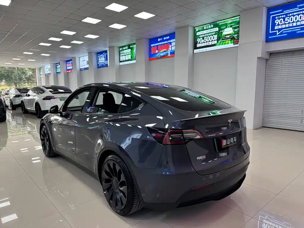 Tesla Model Y — фото 4