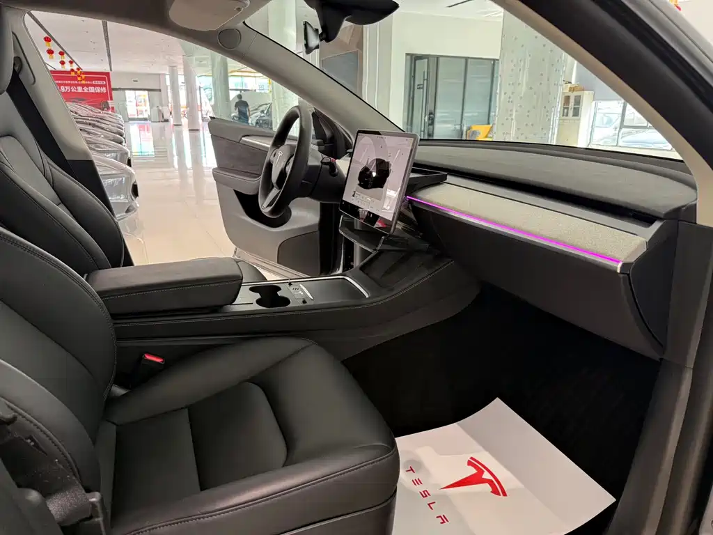 Tesla Model Y — фото 4