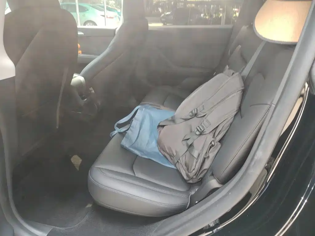 Tesla Model Y — фото 18
