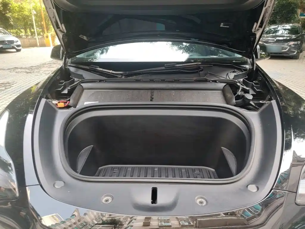 Tesla Model Y — фото 21