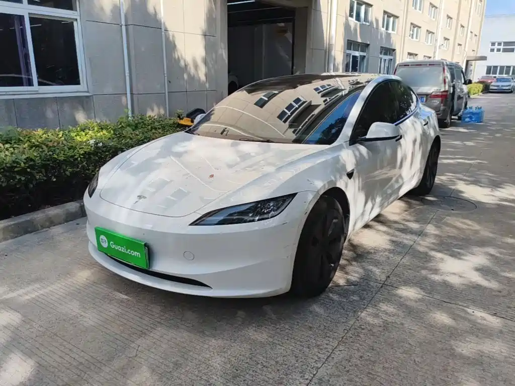 Tesla Model 3 — фото 2