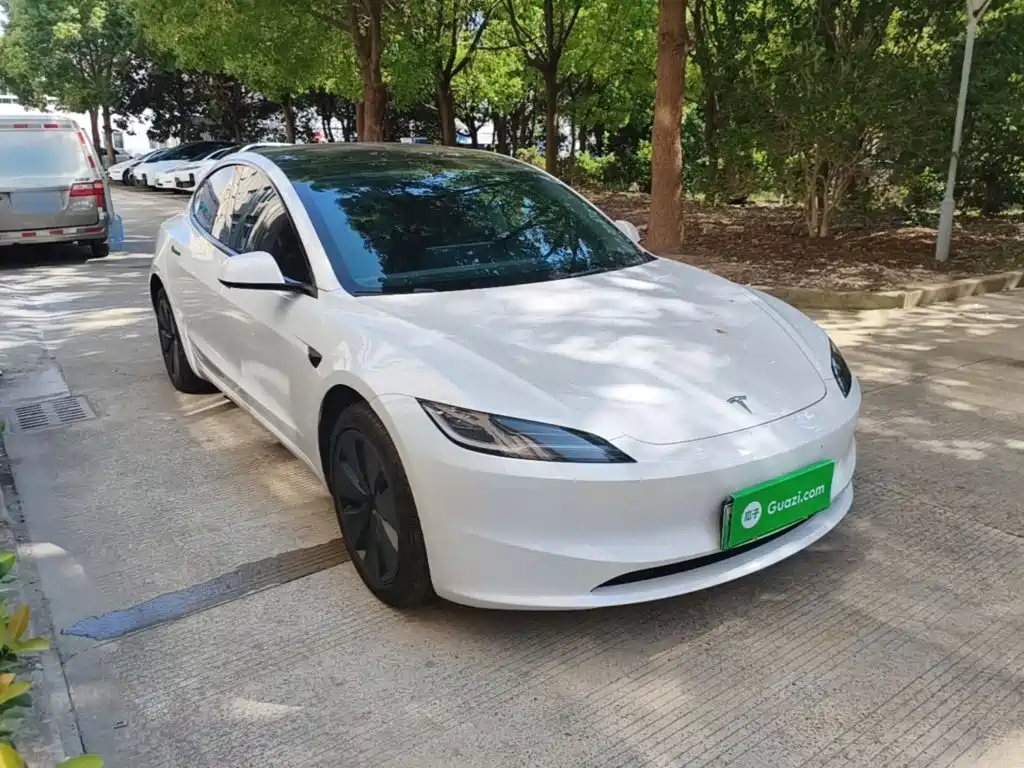 Tesla Model 3 — фото 22