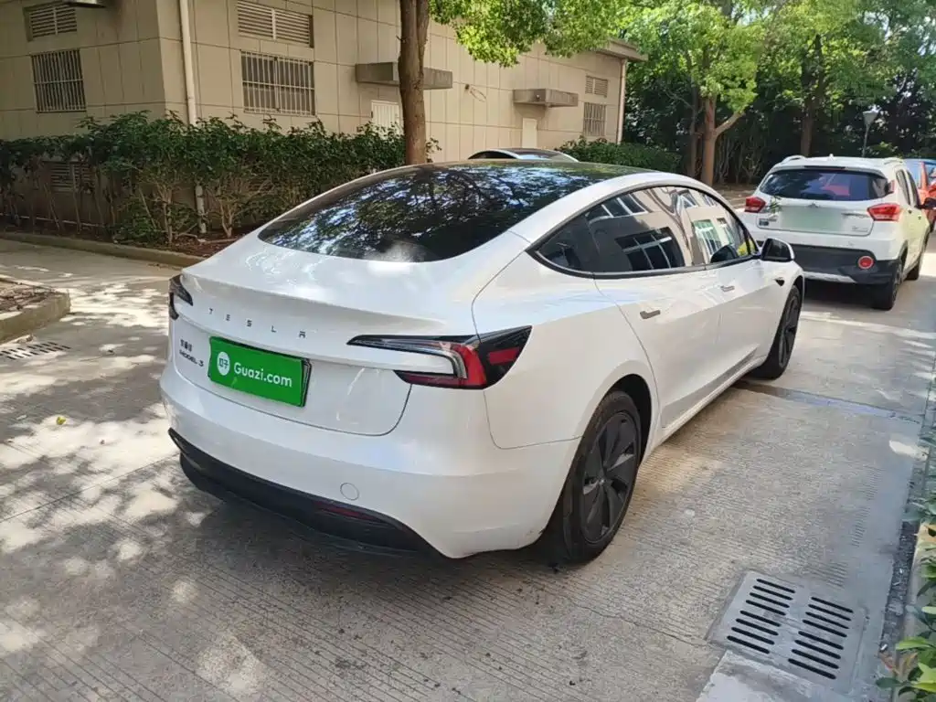 Tesla Model 3 — фото 5