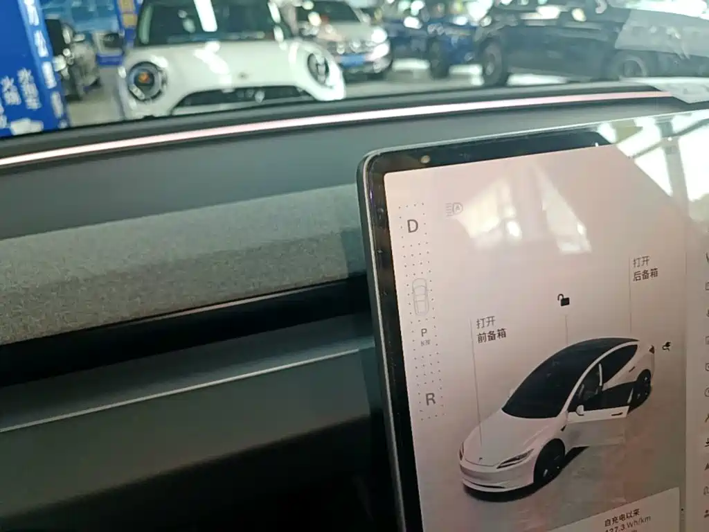 Tesla Model 3 — фото 14