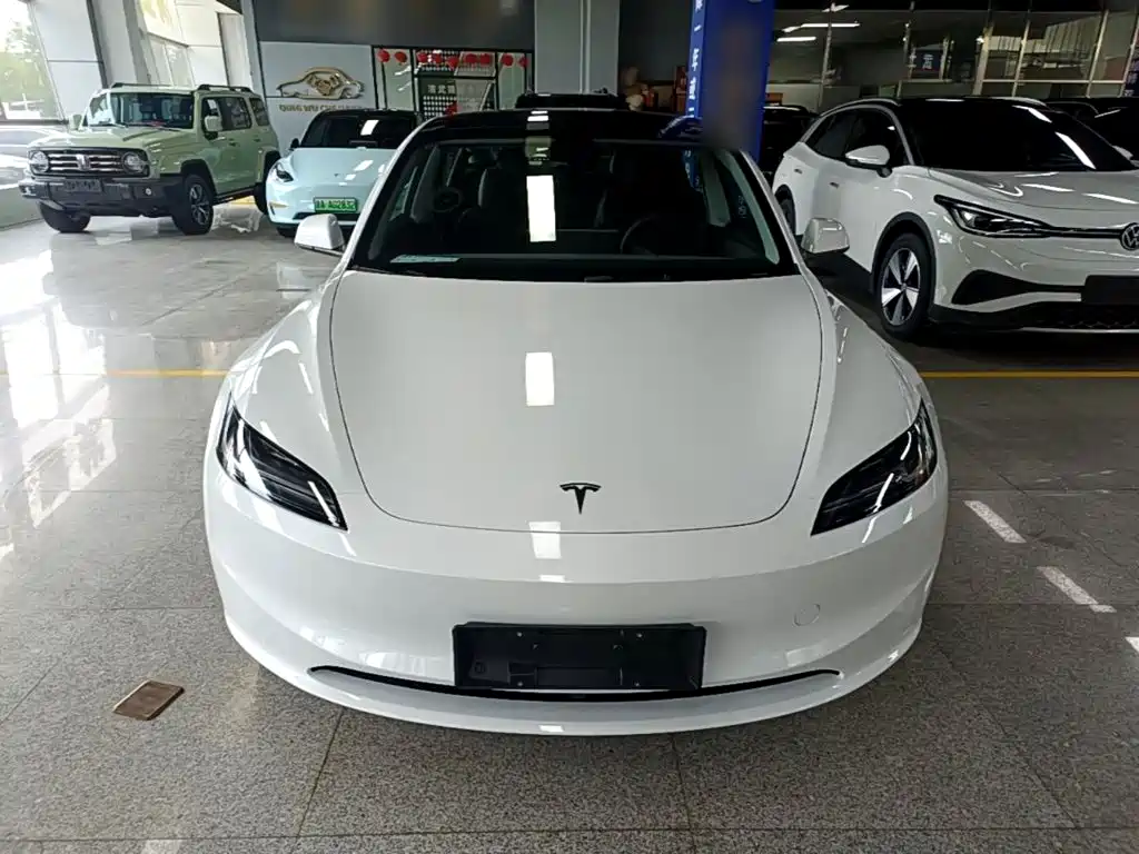 Tesla Model 3 — фото 3