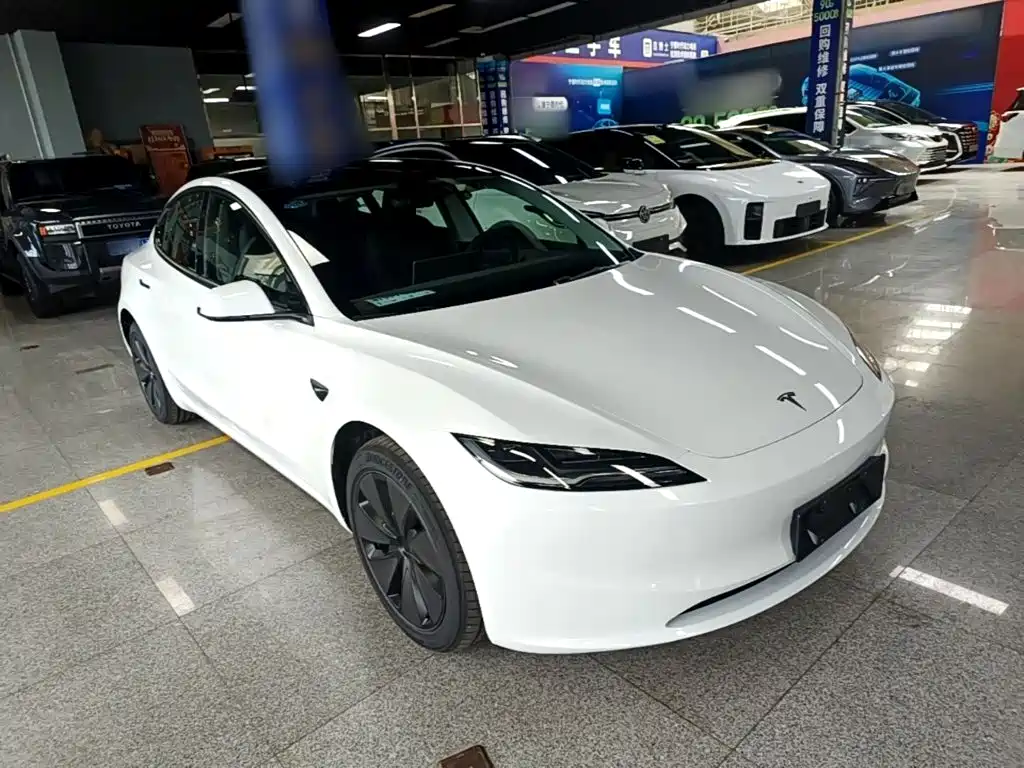 Tesla Model 3 — фото 4