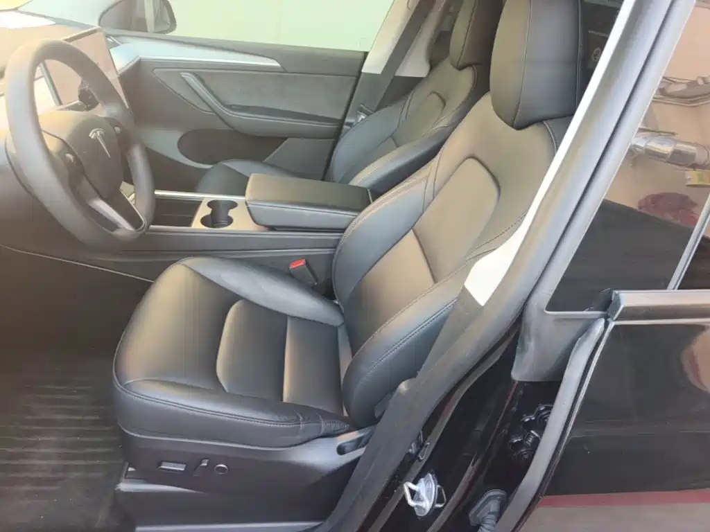 Tesla Model Y — фото 15