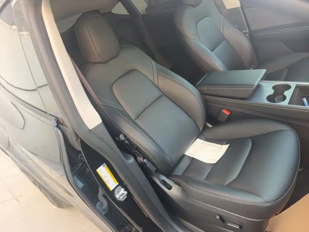 Tesla Model Y — фото 25