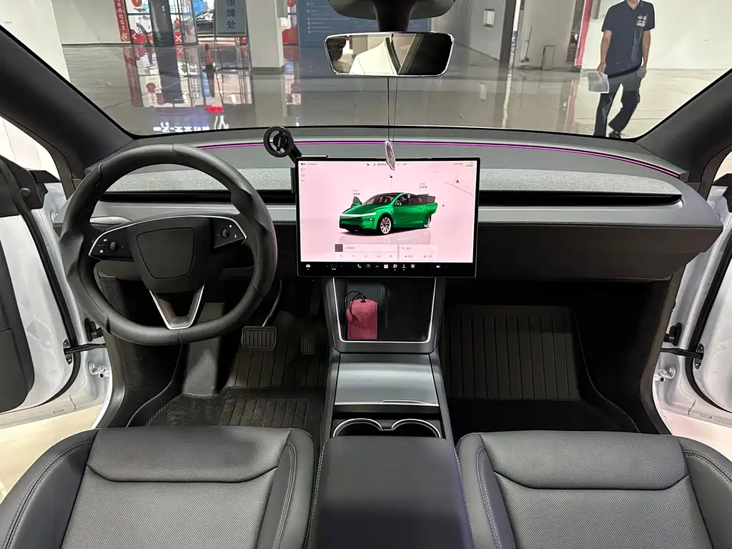 Tesla Model Y — фото 7
