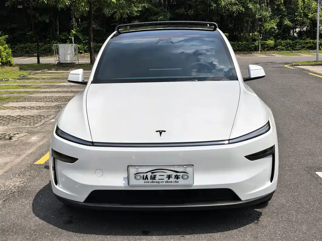 Tesla Model Y L — фото 2