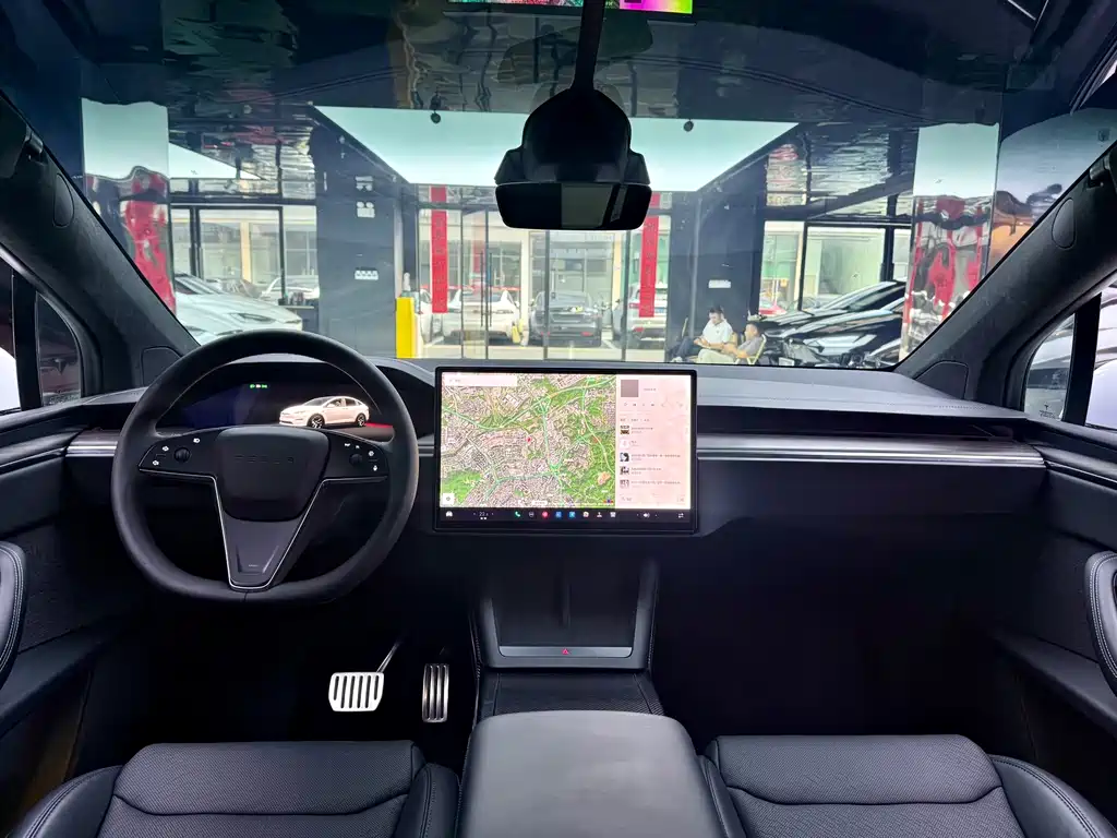 Tesla Model X — фото 8