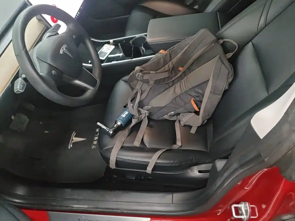 Tesla Model 3 — фото 15