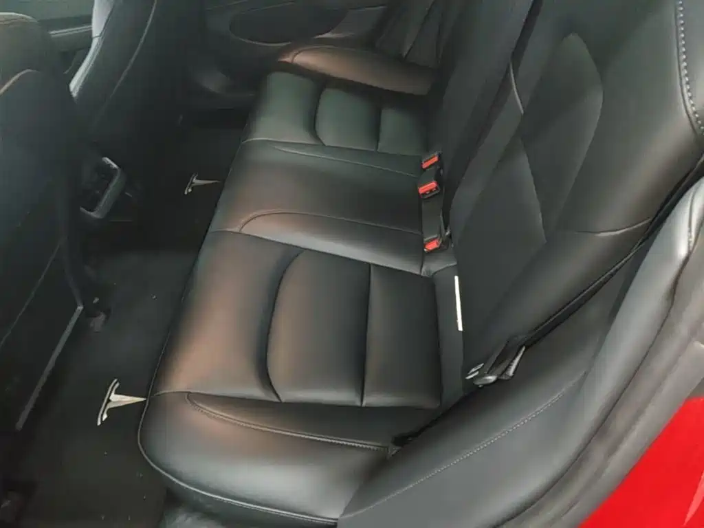 Tesla Model 3 — фото 17