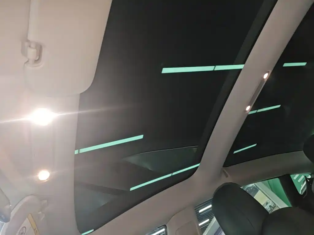 Tesla Model 3 — фото 18