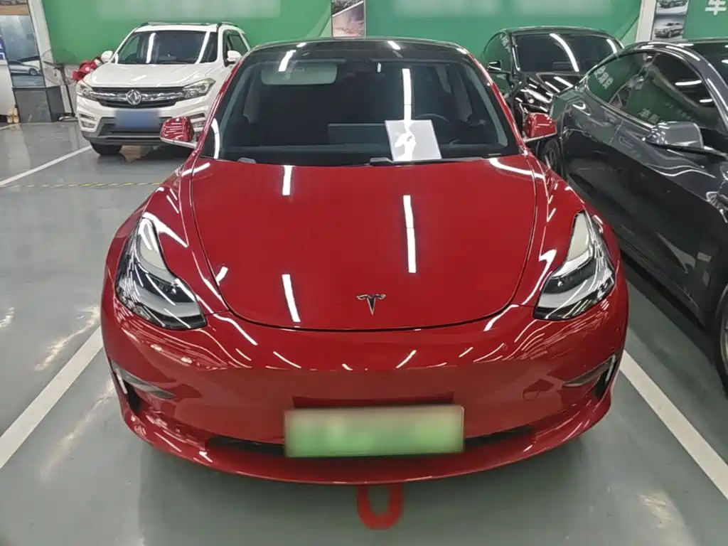 Tesla Model 3 — фото 3
