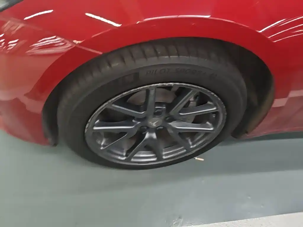 Tesla Model 3 — фото 23