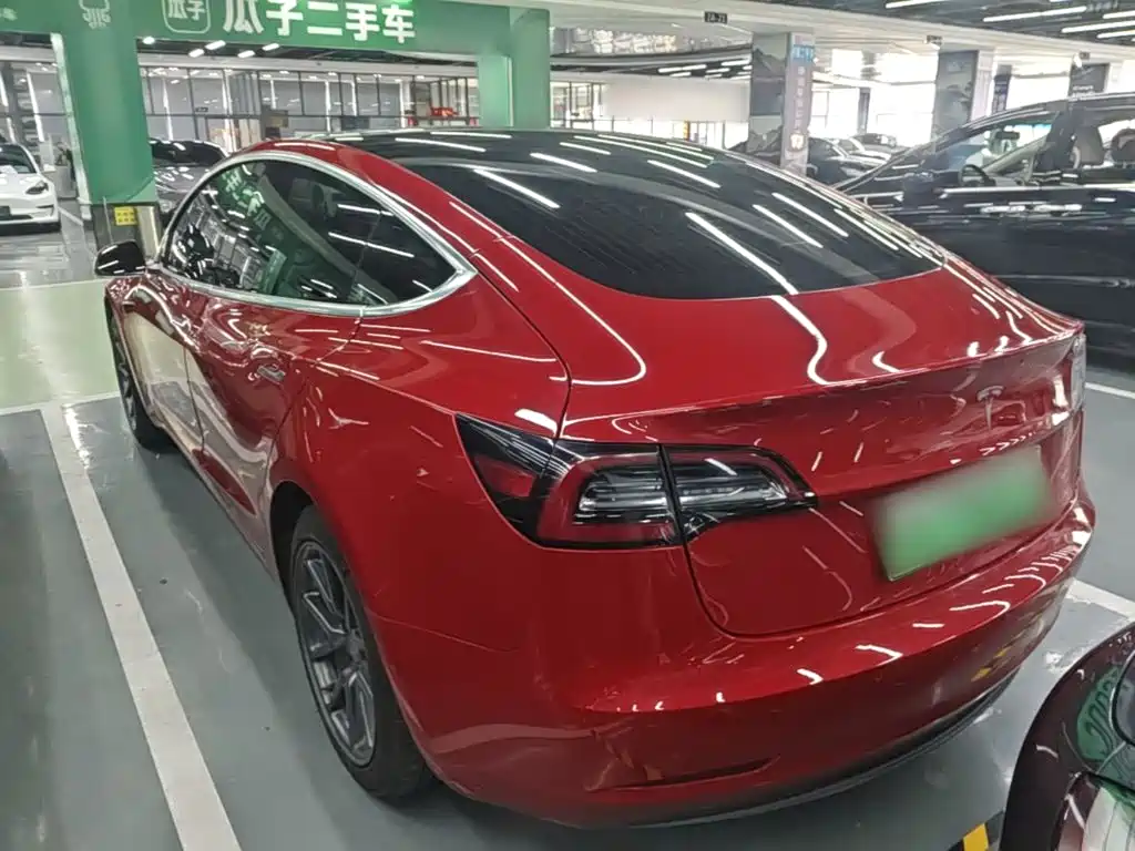 Tesla Model 3 — фото 5