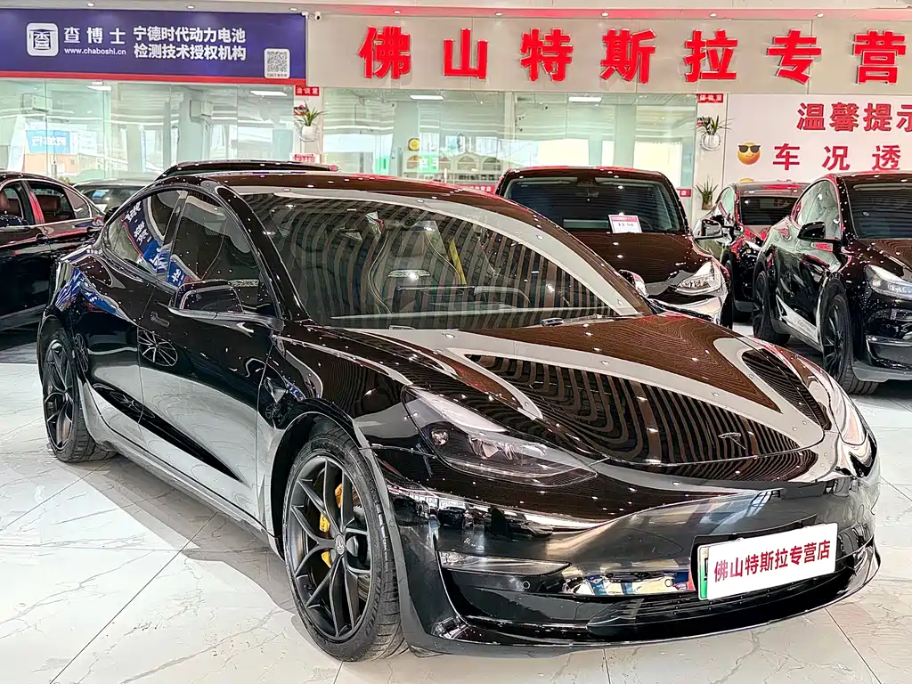 Tesla Model 3 — фото 2