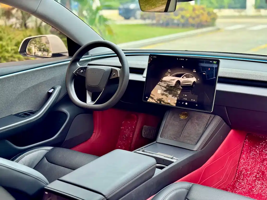 Tesla Model 3 — фото 3