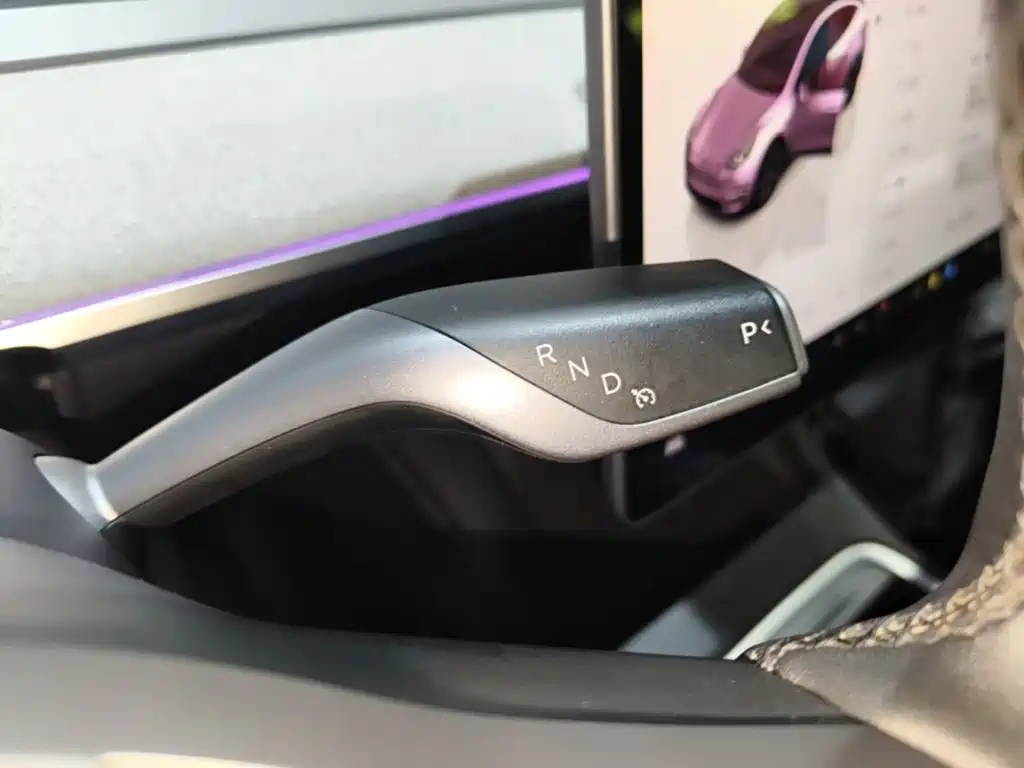 Tesla Model Y — фото 14