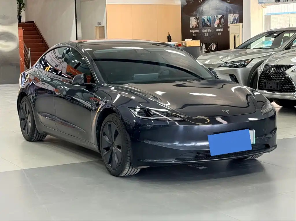 Tesla Model 3 — фото 3