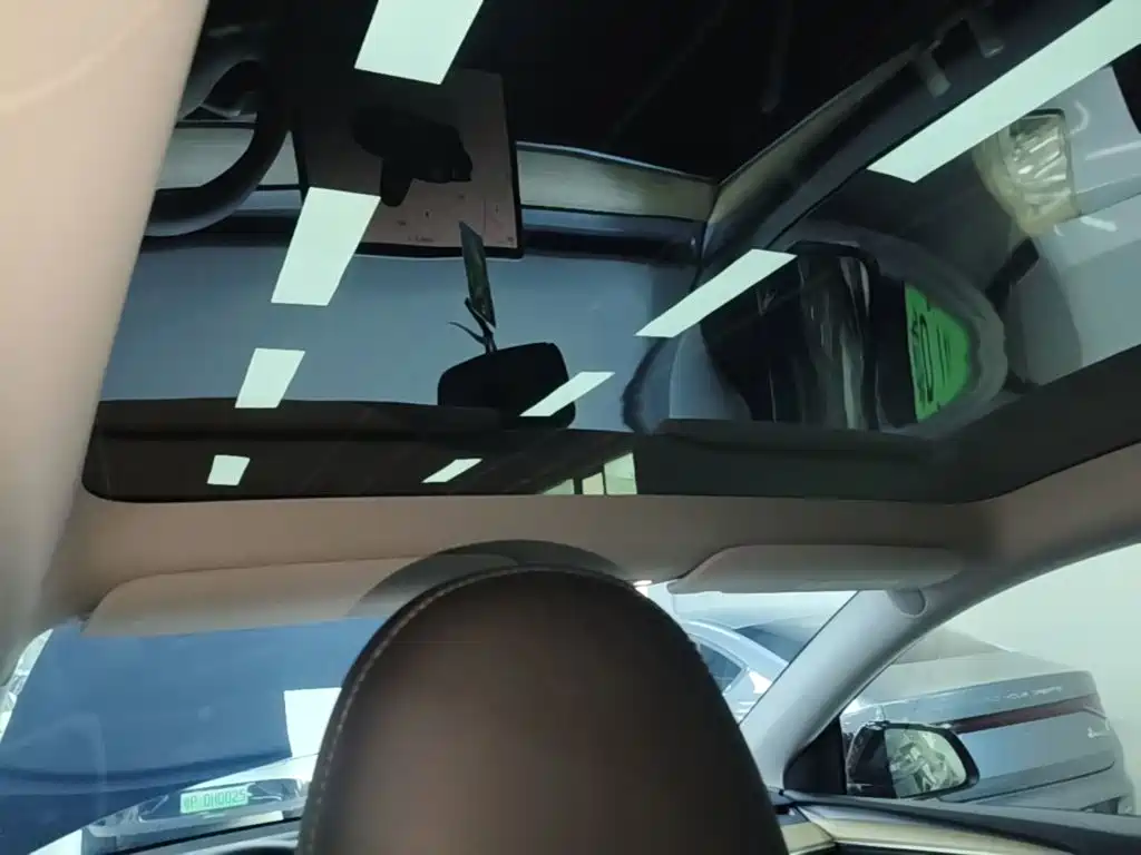 Tesla Model Y — фото 18
