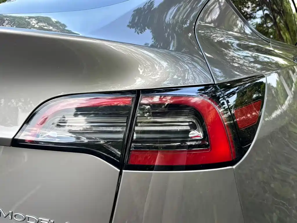 Tesla Model Y — фото 21