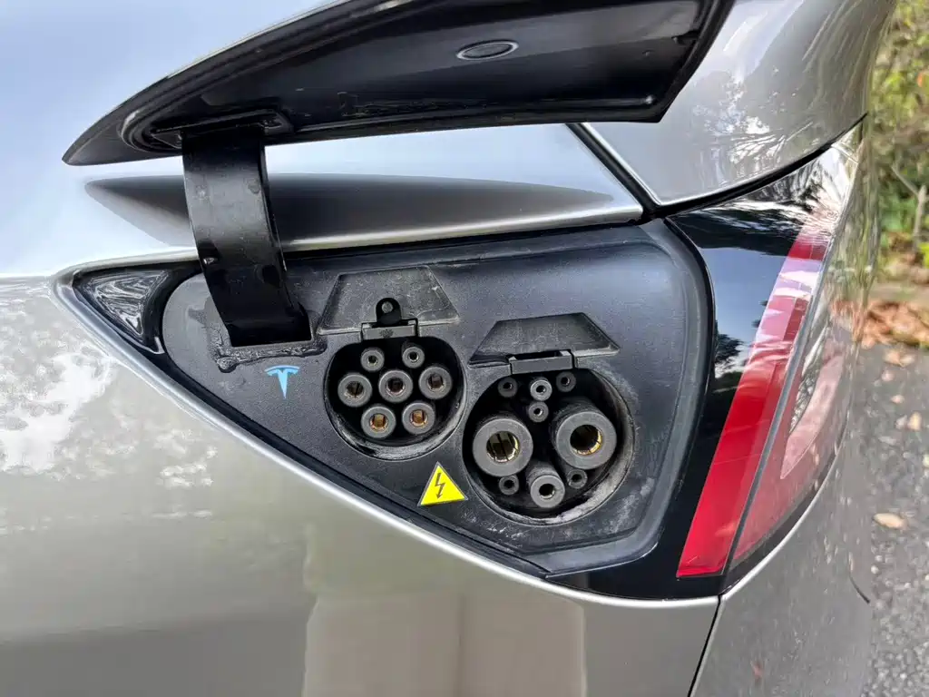 Tesla Model Y — фото 28