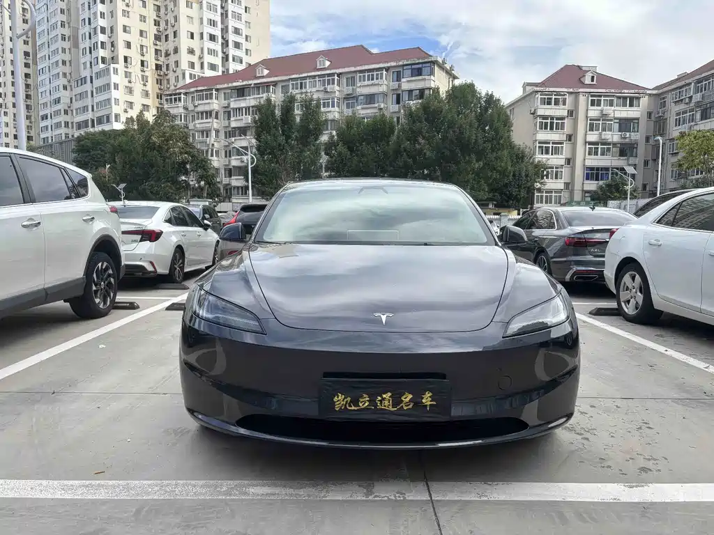 Tesla Model 3 — фото 2