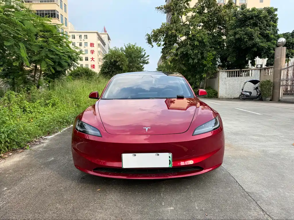 Tesla Model 3 — фото 2