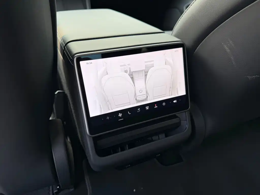 Tesla Model 3 — фото 14