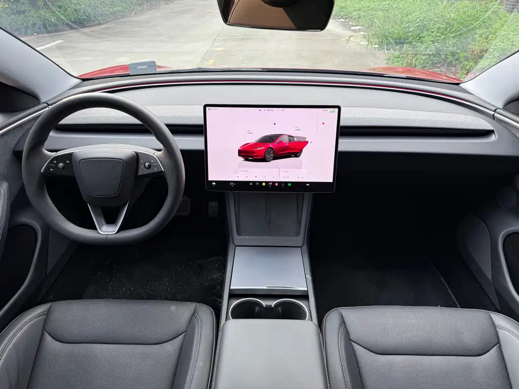 Tesla Model 3 — фото 15