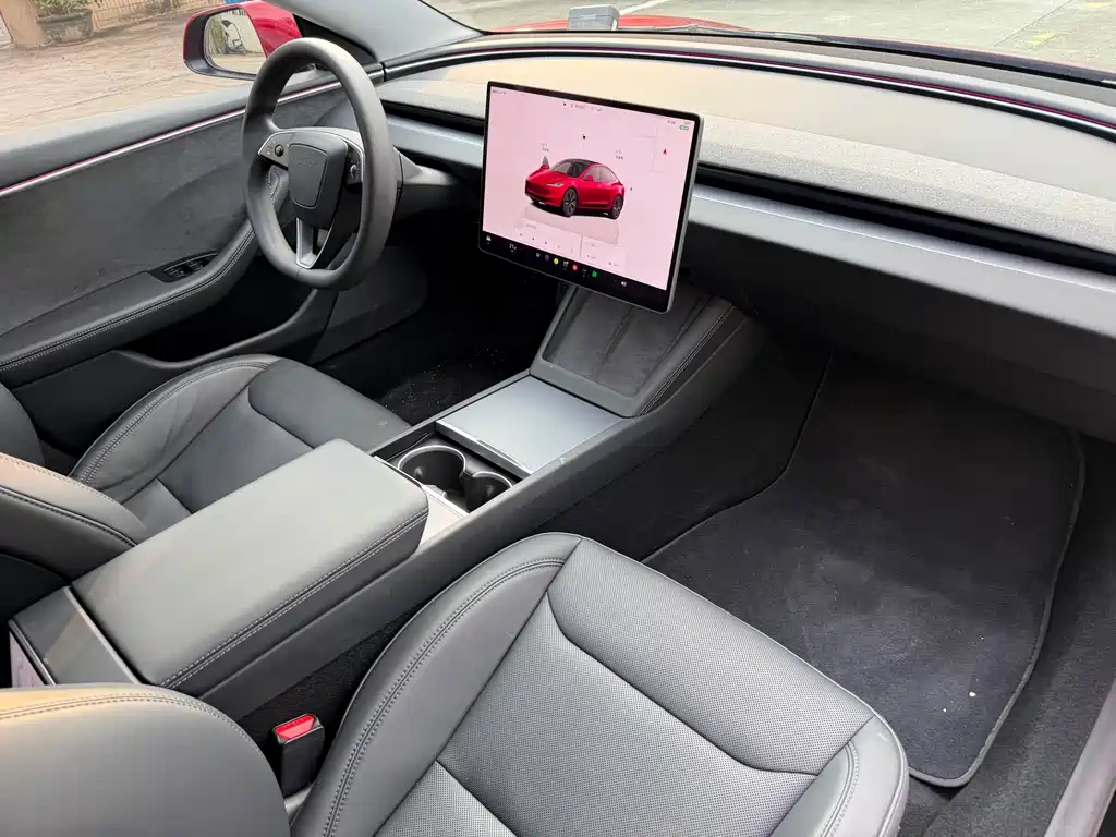 Tesla Model 3 — фото 17