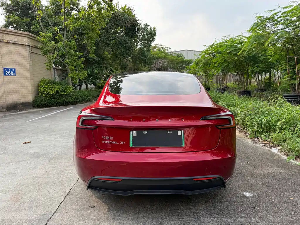 Tesla Model 3 — фото 6