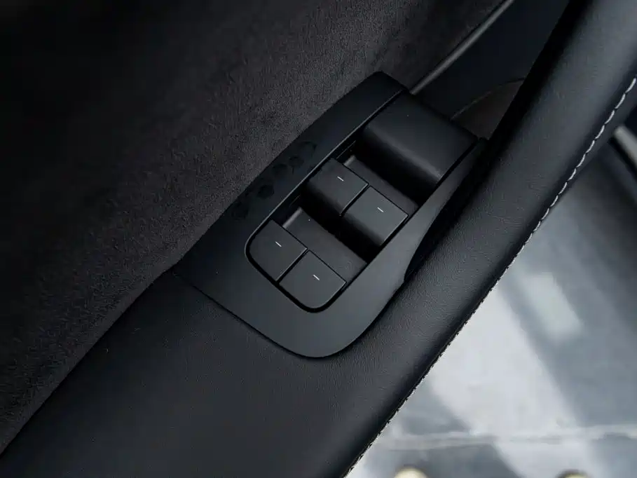 Tesla Model Y — фото 23