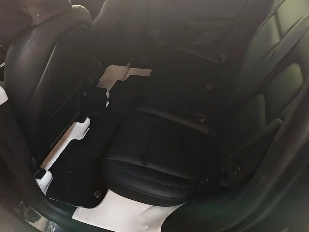 Tesla Model Y — фото 17