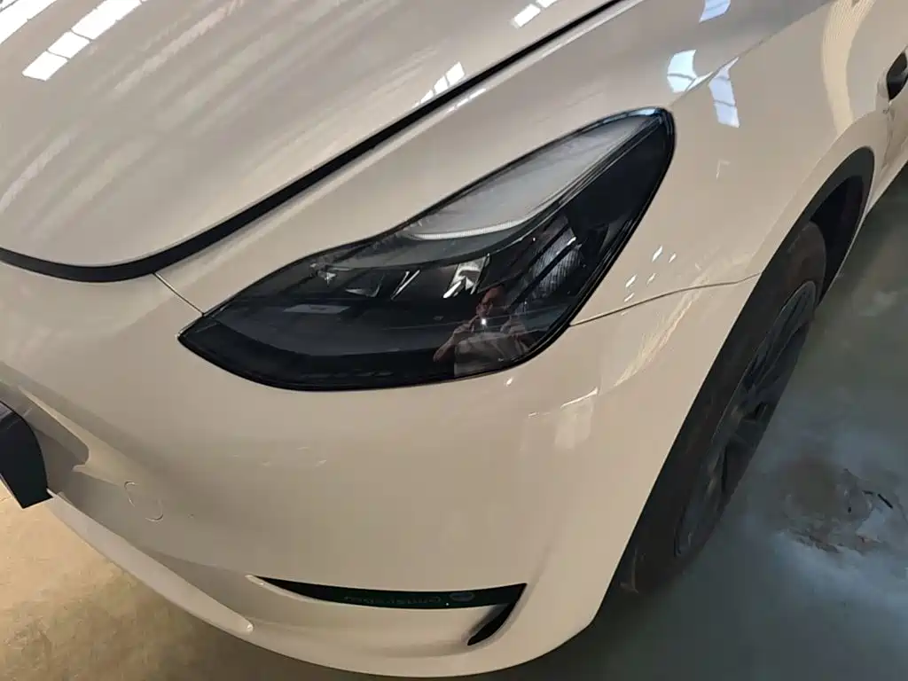 Tesla Model Y — фото 24