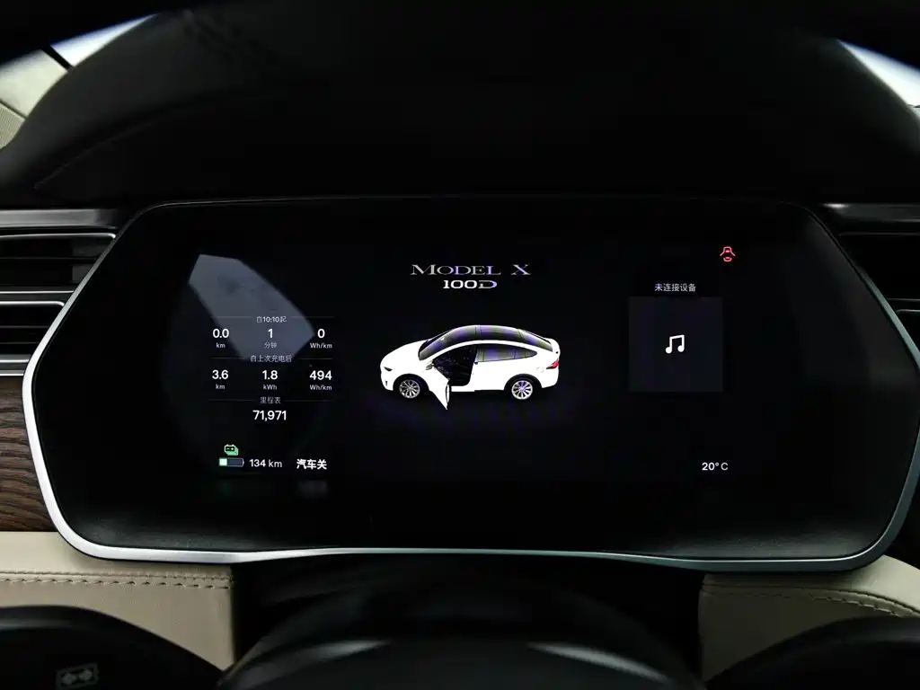 Tesla Model X — фото 11