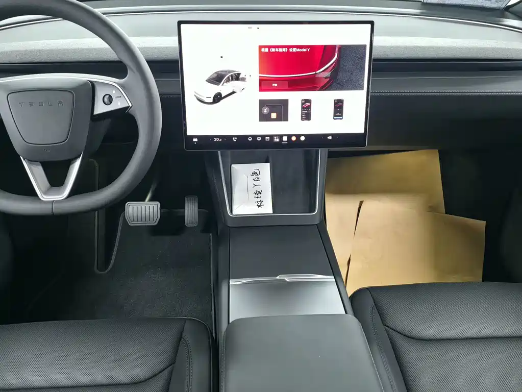 Tesla Model Y — фото 6