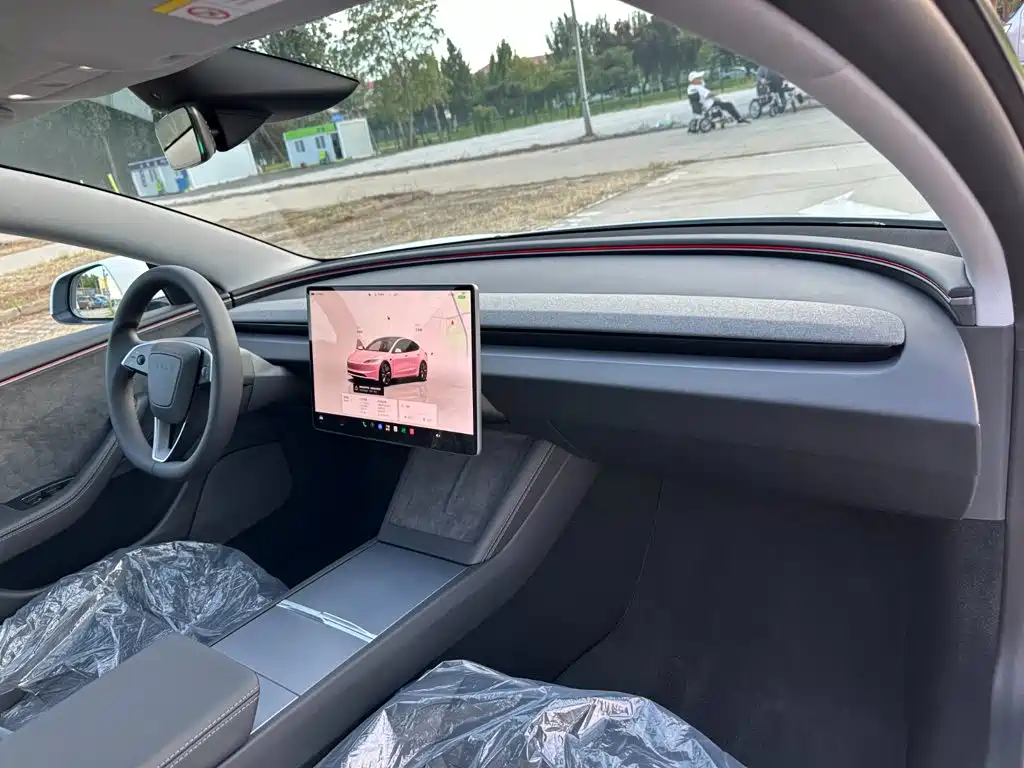 Tesla Model 3 — фото 16