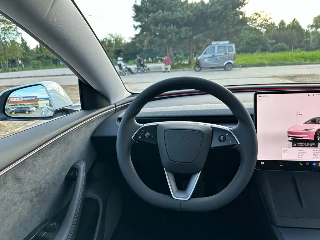 Tesla Model 3 — фото 19