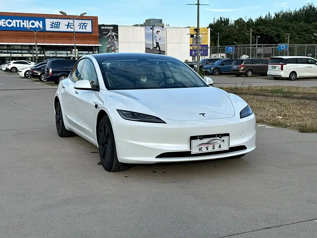 Tesla Model 3 — фото 3