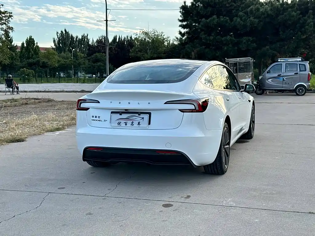 Tesla Model 3 — фото 6
