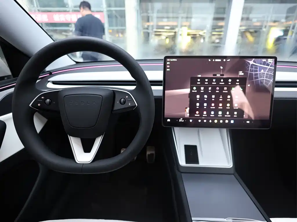 Tesla Model Y — фото 21