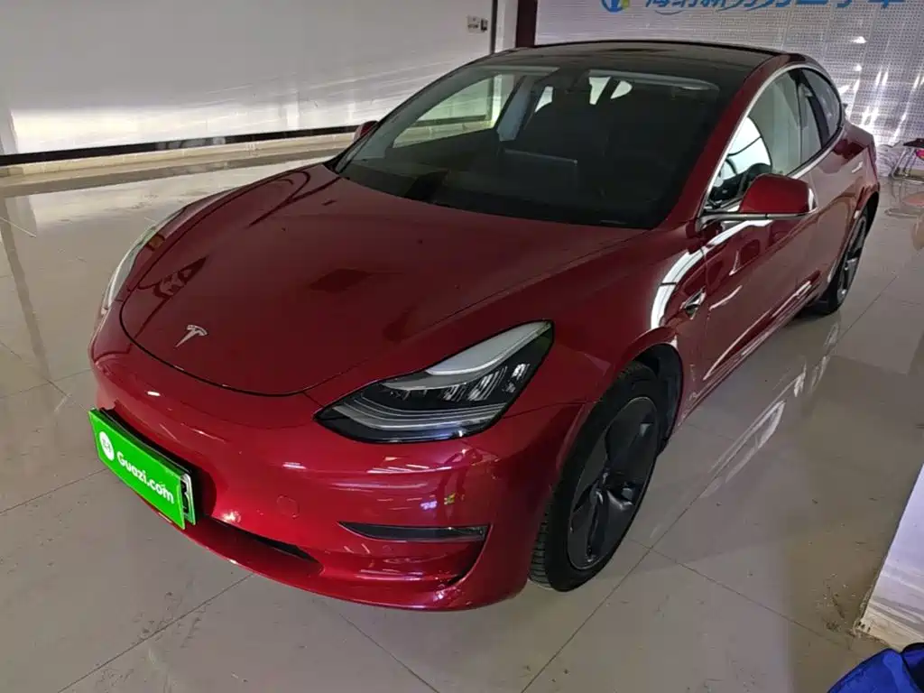 Tesla Model 3 — фото 2