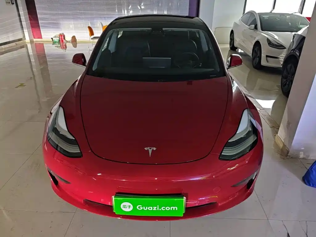 Tesla Model 3 — фото 3