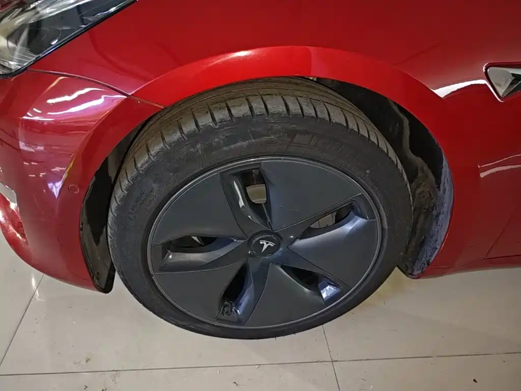Tesla Model 3 — фото 23